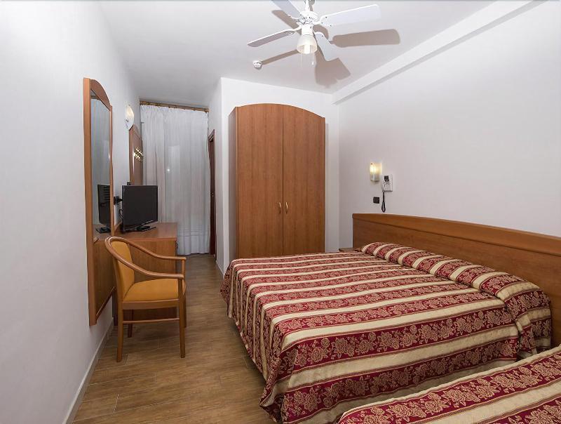 Hotel Villa Linda - Family Hotel - Nuova Costruzione Antisismica ريتشوني المظهر الخارجي الصورة