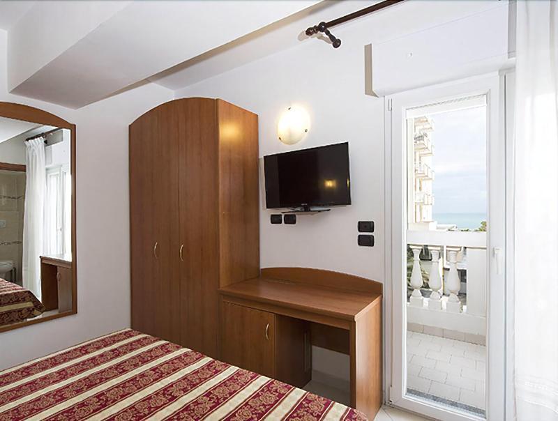 Hotel Villa Linda - Family Hotel - Nuova Costruzione Antisismica ريتشوني المظهر الخارجي الصورة
