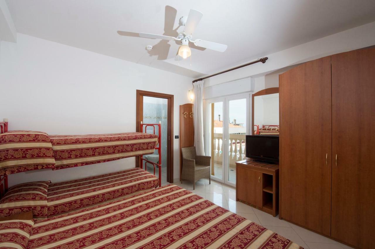 Hotel Villa Linda - Family Hotel - Nuova Costruzione Antisismica ريتشوني المظهر الخارجي الصورة