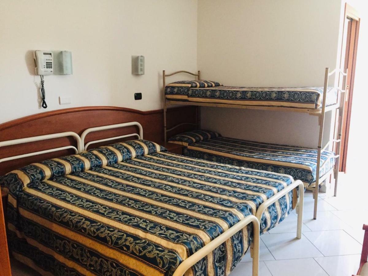 Hotel Villa Linda - Family Hotel - Nuova Costruzione Antisismica ريتشوني المظهر الخارجي الصورة