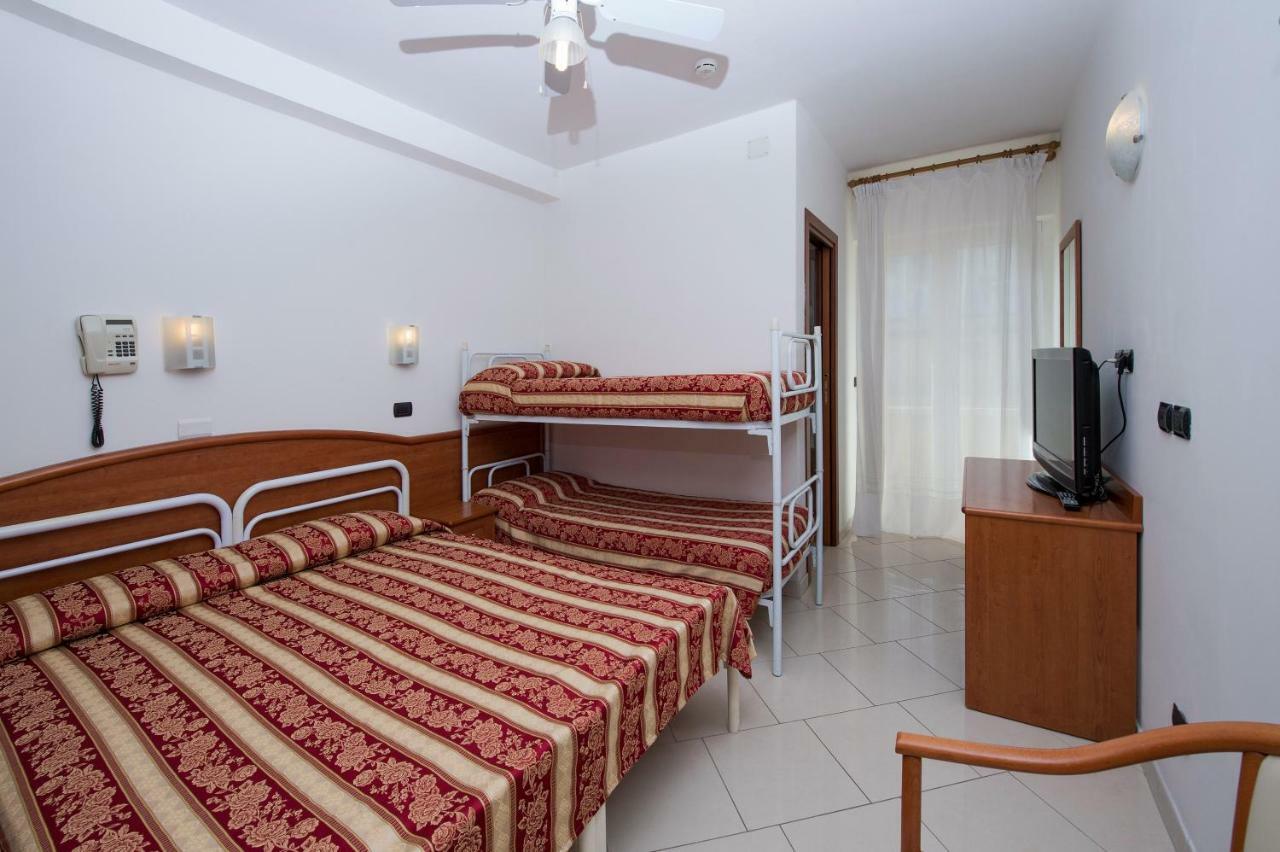 Hotel Villa Linda - Family Hotel - Nuova Costruzione Antisismica ريتشوني المظهر الخارجي الصورة